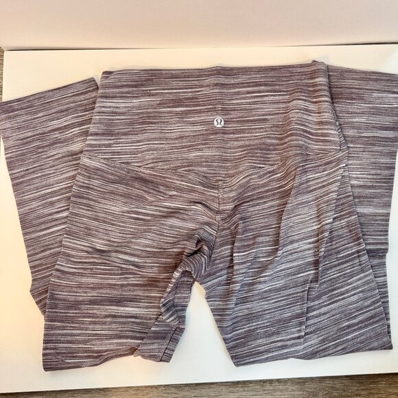 Lululemon- Align Crop 21- Sz. 6 - Picture 4 of 6